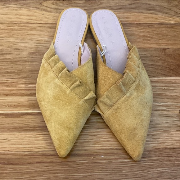 Zara Women’s Yellow Pointed Toe Flats With Ruffled Design Size 38/8 - Picture 2 of 8